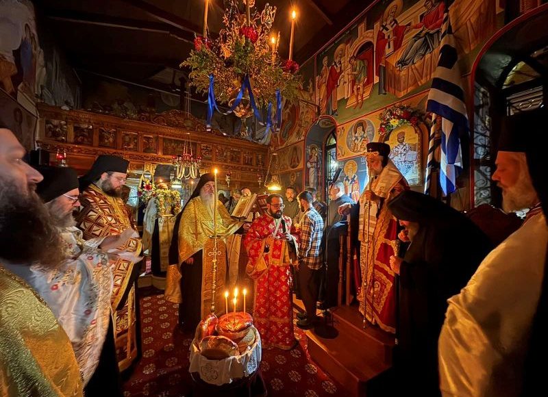 Εκατοντάδες-προσκυνητές-στην-πανήγυρη-του-Αγίου-Παρθενίου-–-Κουρά-νέου-μοναχού-στην-ΙΜ.-Μακρυμάλλη-Ψαχνών