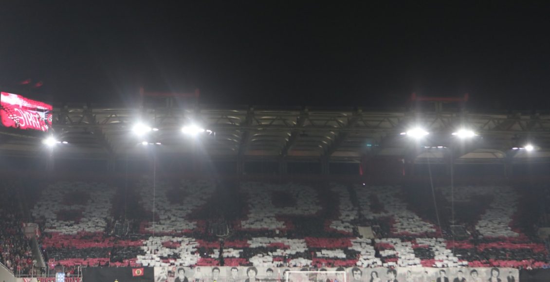 Ολυμπιακός-–-Παναθηναϊκός:-Συγκίνηση-για-τα-θύματα-της-Θύρας-7,-λουλούδια-και-από-τις-δύο-ομάδες