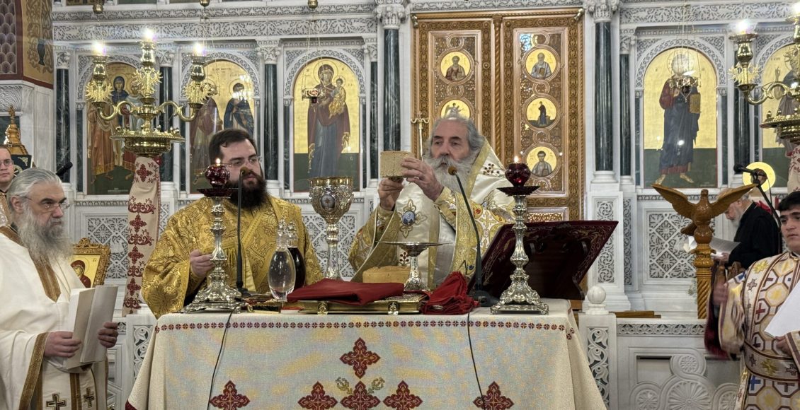 Μητροπολίτης-Πειραιώς:-«Έχουμε-Πατέρα-στοργικό,-Πατέρα-που-είναι-όλος-έλεος»-–-Θεία-Λειτουργία-Αγίου-Μάρκου