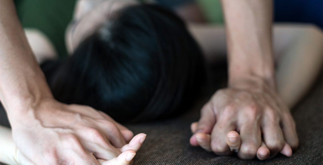 Ποινή-4-ετών-με-αναστολή-στον-ηθοποιό-για-ένα-βιασμό-και-δύο-απόπειρες-–-«Ήθελαν-τη-λάμψη-και-μου-κατέστρεψαν-τη-ζωή»