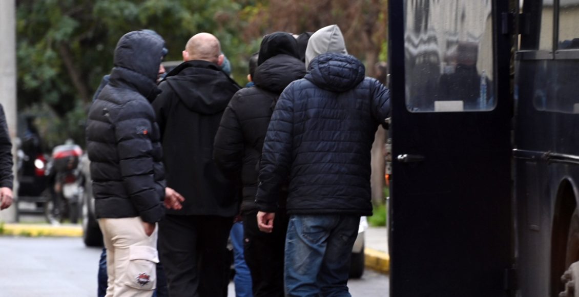 Στην-Ευελπίδων-οι-κατηγορούμενοι-για-το-κύκλωμα-λαθραίων-τσιγάρων-–-Ο-«Πούτιν»,-ο-«πρόεδρος»-και-τα-5-εκατ.-ευρώ-μηνιαίως