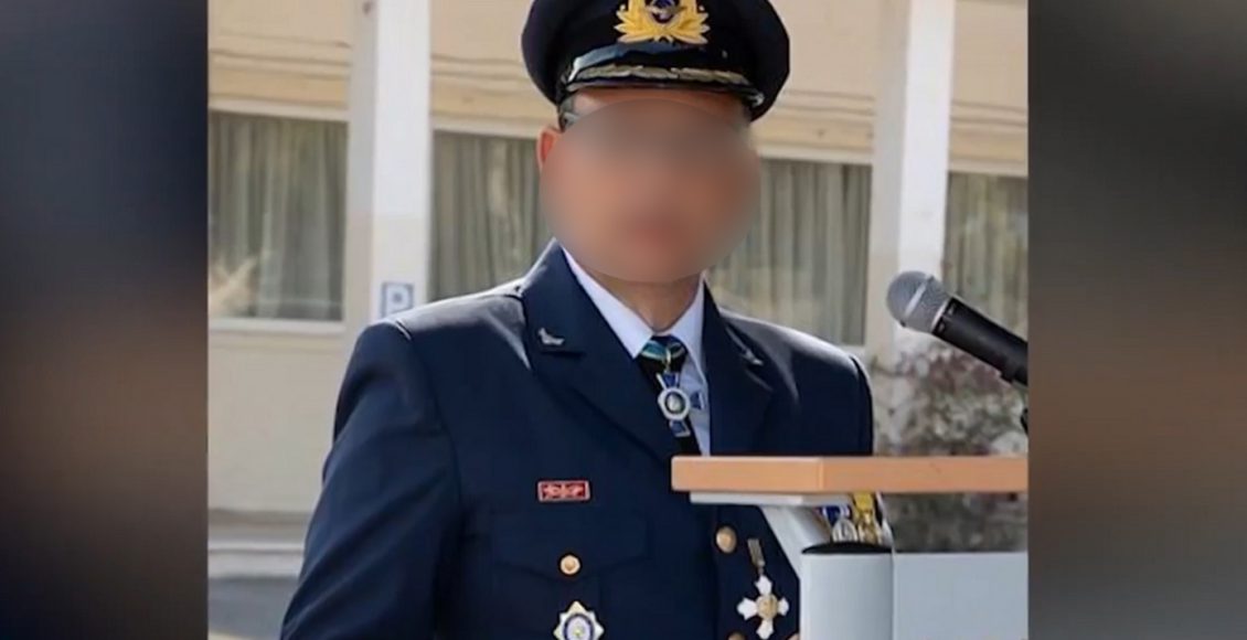 «Ξέρουμε-πού-μένεις-και-τι-δουλειά-κάνεις»:-Τον-εκβίασαν-οι-Κινέζοι,-λέει-ο-σμήναρχος-που-κατηγορείται-για-κατασκοπεία