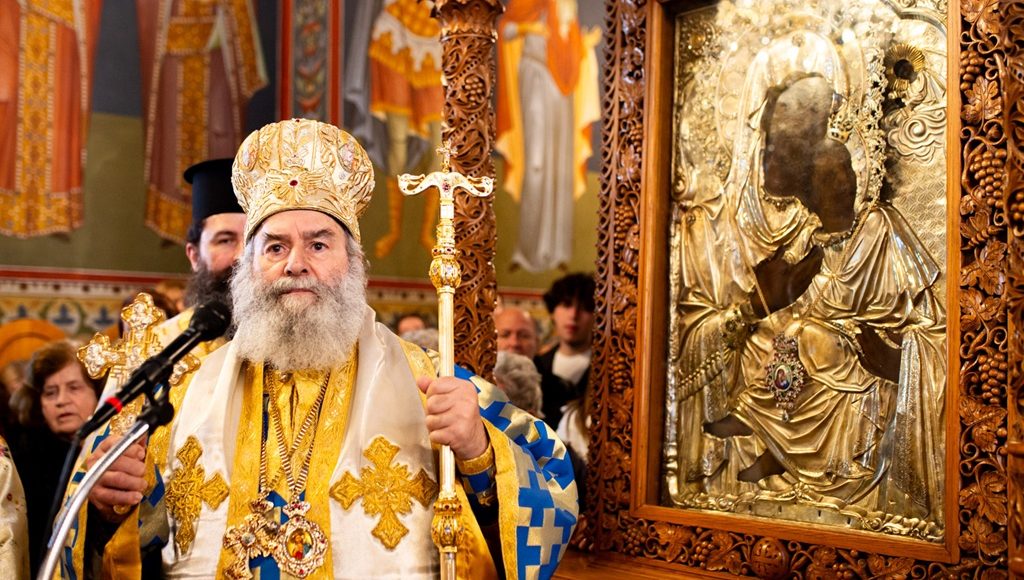 Ο-Μάνης-στην-επανενθρόνιση-της-εικόνας-της-«Παναγίας-της-Υπαπαντής»