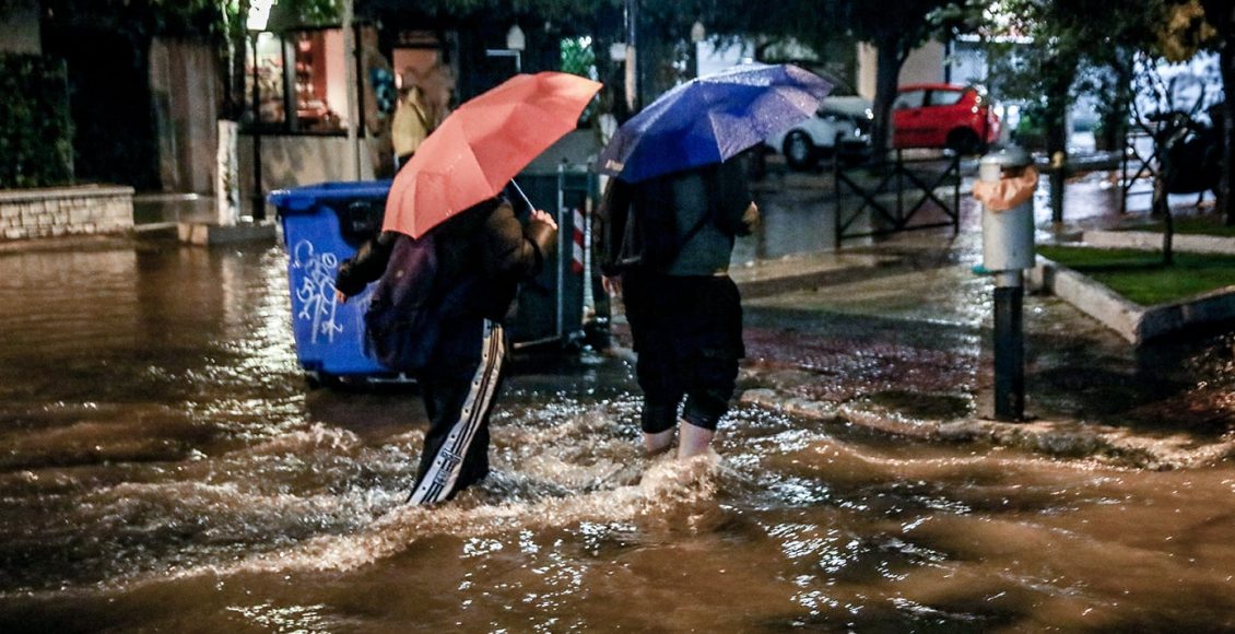Καιρός:-Τσίκνισμα-με-βροχές-και-καταιγίδες-στο-μεγαλύτερο-μέρος-της-χώρας-–-Διπλή-κακοκαιρία-48-ωρών