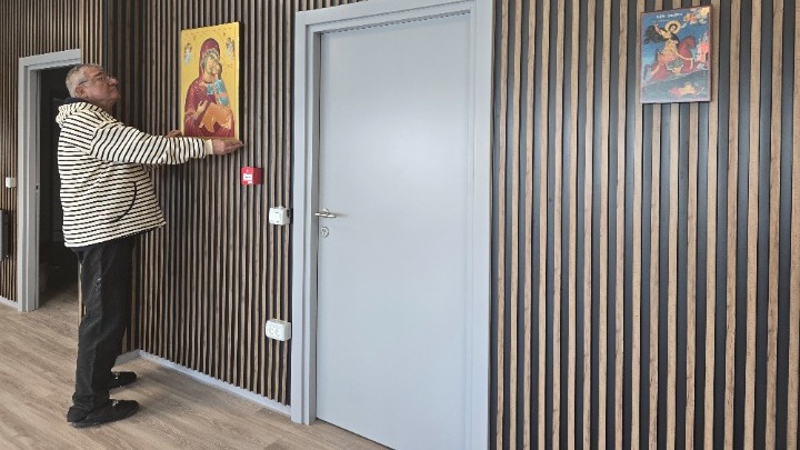 Εικόνες-που-δώρισαν-ο-Πατριάρχης-Βουλγαρίας-και-ο-Οικουμενικός-Πατριάρχης-κοσμούν-βάση-στην-Ανταρκτική