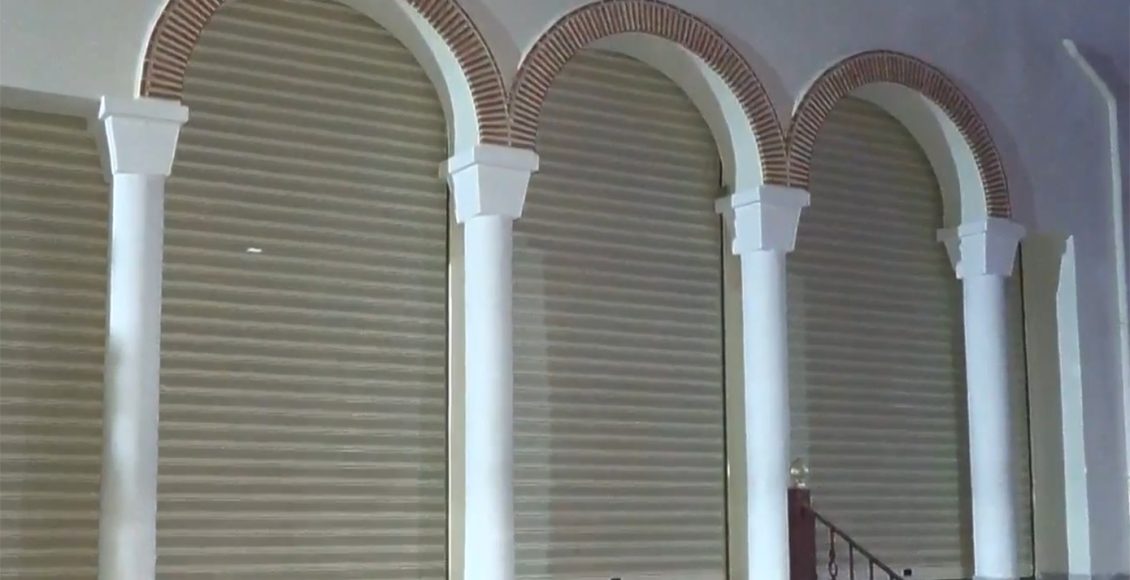 Παπάς-έβαλε-ρολά-σε-εκκλησία-στον-Κορυδαλλό-για-να-την-προστατέψει-από-τους-διαρρήκτες