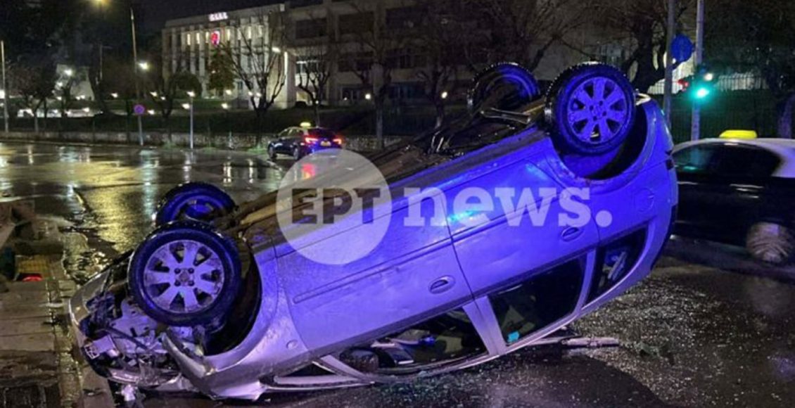 Αυτοκίνητο-αναποδογύρισε-στο-κέντρο-της-Θεσσαλονίκης-–-Στο-νοσοκομείο-ο-οδηγός