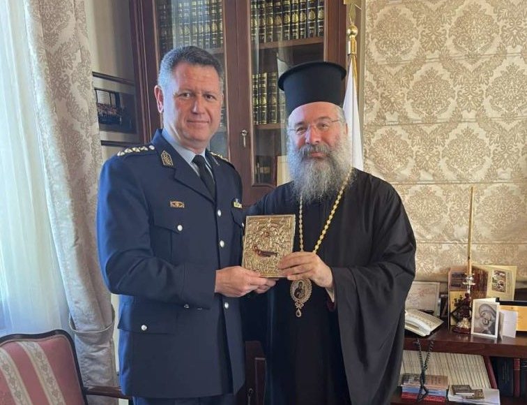 Ο-νέος-Αστυνομικός-Διευθυντής-Ν.-Ρεθύμνης-στον-Μητροπολίτη-Πρόδρομο