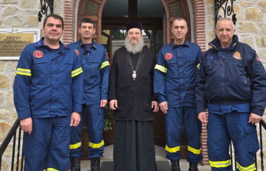 Ο-Γενικός-Επιθεωρητής-Πυροσβεστικού-Σώματος-Βορείου-Ελλάδος-στον-Μητροπολίτη-Ιερισσού