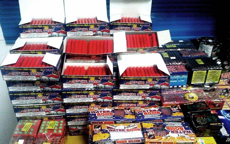 Βεγγαλικά-«σκορδάκια»-κατείχε-παράνομα-στο-κατάστημά-της-53χρονη-στην-Πτολεμαϊδα