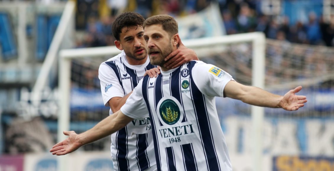 super-league-2:-Βήμα-ανόδου-ο-Ηρακλής,-στο-+4-από-Αναγέννηση-Καρδίτσας-και-Νίκη-Βόλου