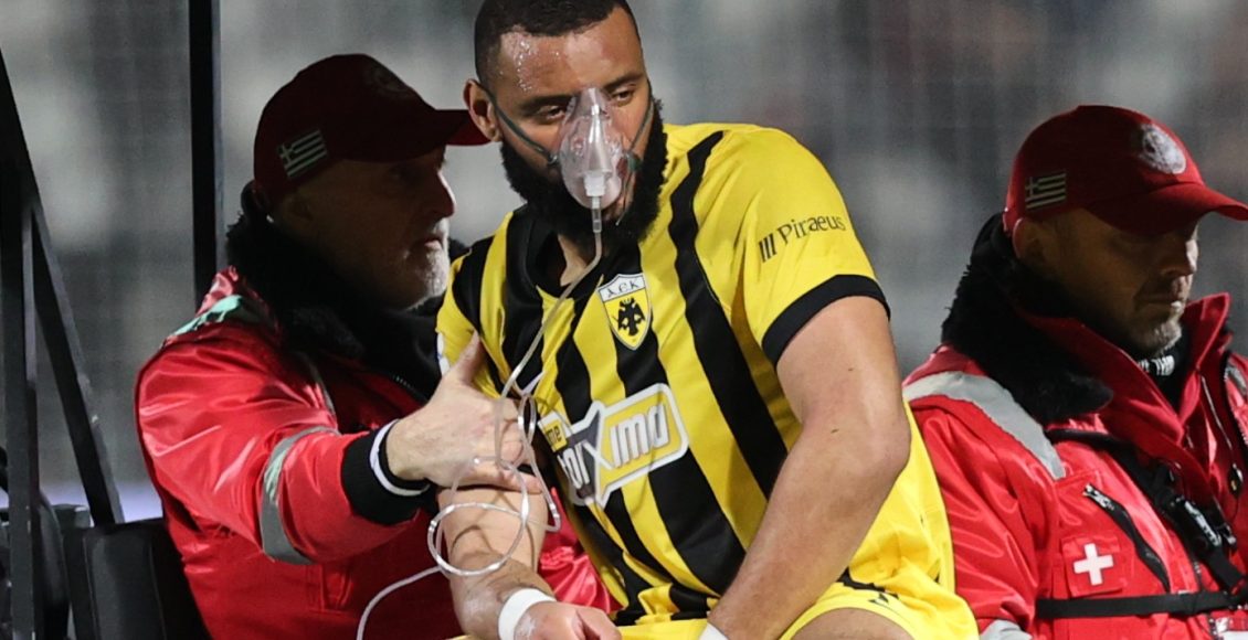 ΠΑΟΚ-–-ΑΕΚ:-Με-φορείο-και-μάσκα-οξυγόνου-αποχώρησε-ο-Μουκουντί
