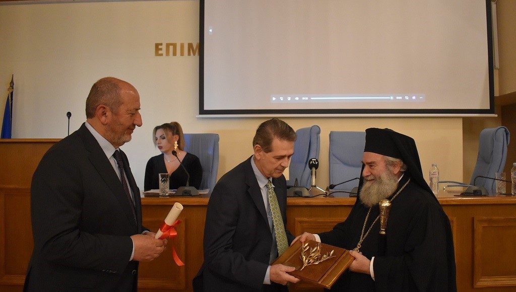 Ο-Μάνης-στην-εκδήλωση-του-Επιμελητηρίου-Λακωνίας