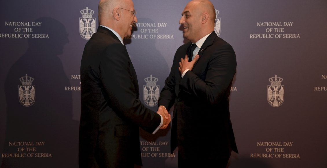 Δένδιας:-Επιδίωξη-να-ενισχυθεί-η-αμυντική-συνεργασία-με-τη-Σερβία