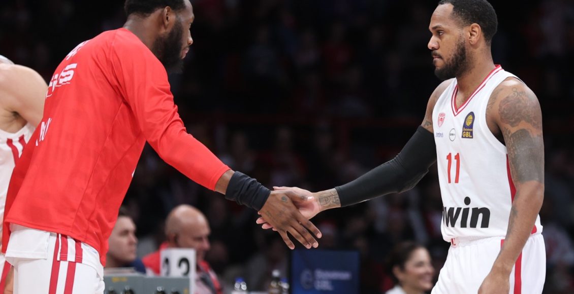 Ολυμπιακός:-Χωρίς-Μόρις-και-Χολ-κόντρα-στην-ΑΕΚ,-παίζει-ο-Μιλουτίνοφ