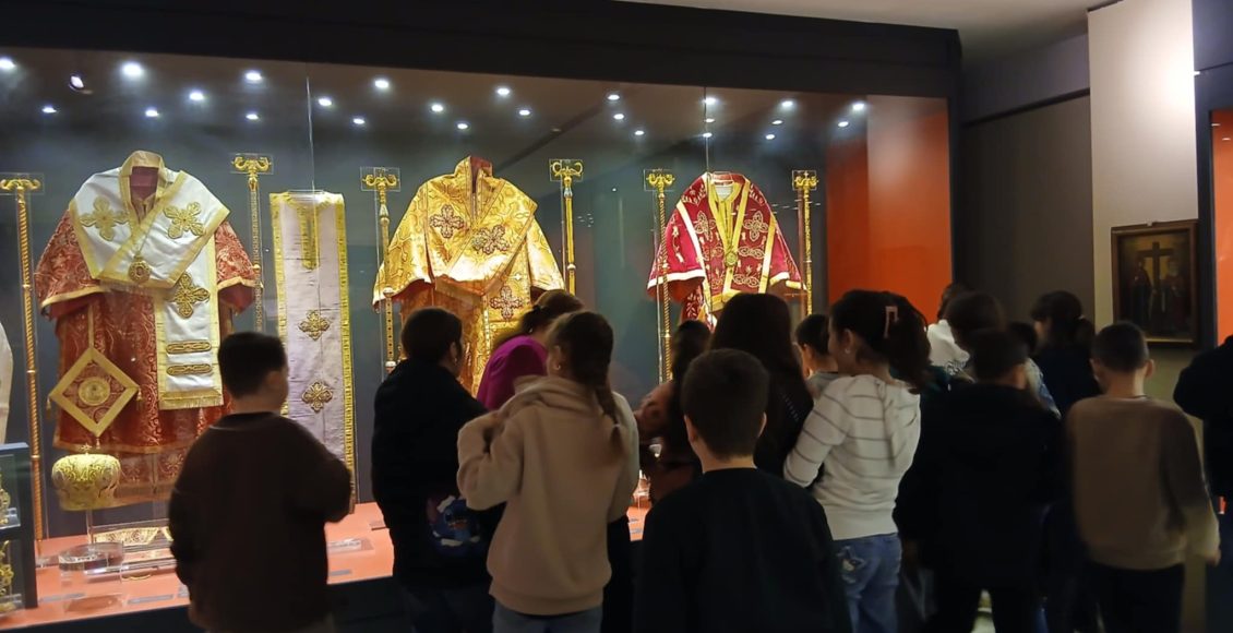 Επίσκεψη-τάξεων-του-5ου-Δημοτικού-Αιγίου-στο-Μουσείο-«Ιάκωβος-Τσούνης»