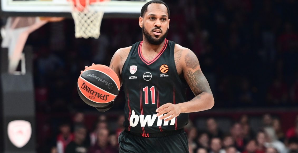 Με-Μόρις-και-Χολ-ο-Ολυμπιακός-κόντρα-στο-Μαρούσι