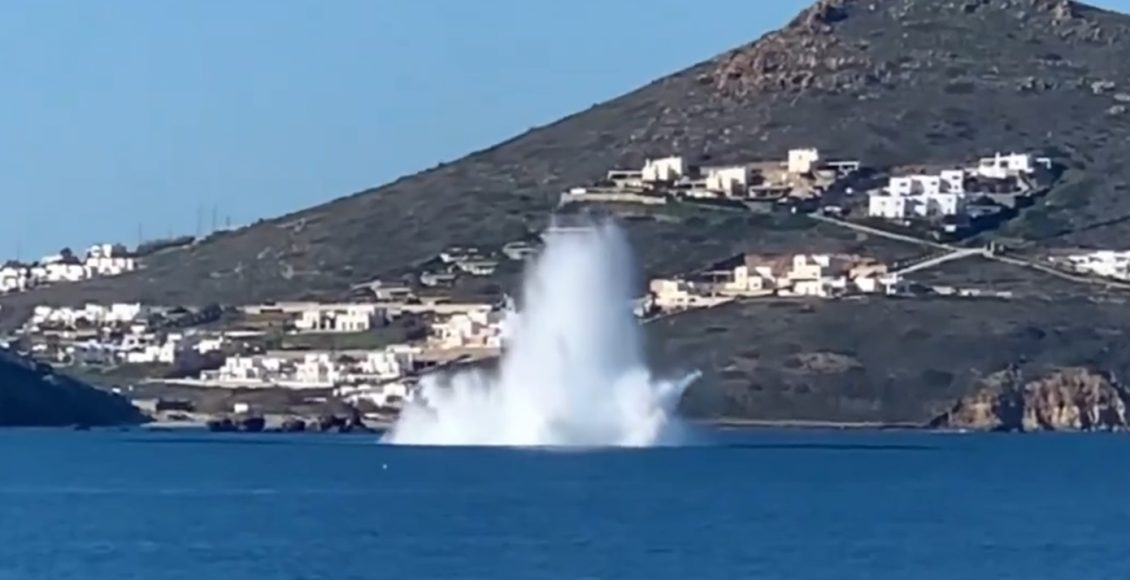 Η-στιγμή-εξουδετέρωσης-της-νάρκης-στη-Νάξο-με-ελεγχόμενη-έκρηξη-–-Δείτε-το-βίντεο