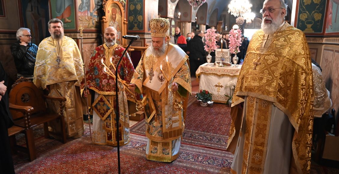 o-Ιερός-Ναός-Αγίας-Φιλοθέης-Αττικής-πανηγύρισε-την-έφορο,-πολιούχο-και-ονοματοδότη-του-ομώνυμου-Δήμου-(ΦΩΤΟ)