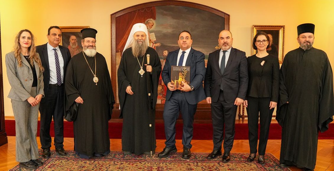 Στον-Πατριάρχη-Σερβίας-ο-Επίσκοπος-Μεσαορίας-και-ο-Υφυπουργός-Τουρισμού-της-Κύπρου