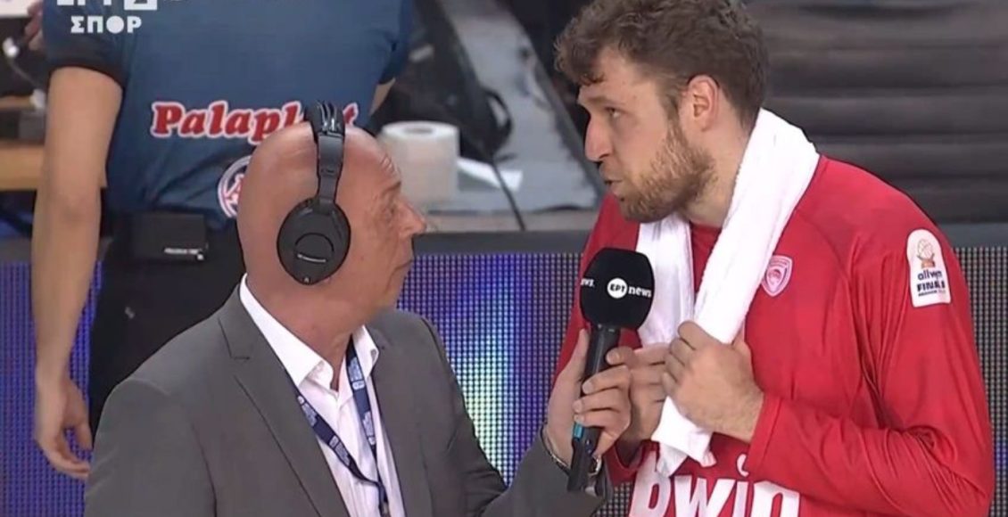 Βεζένκοβ-στο-ημίχρονο-του-Ολυμπιακός-–-Παναθηναϊκός:-Αυτό-που-παρουσιάζουμε-είναι-ντροπή