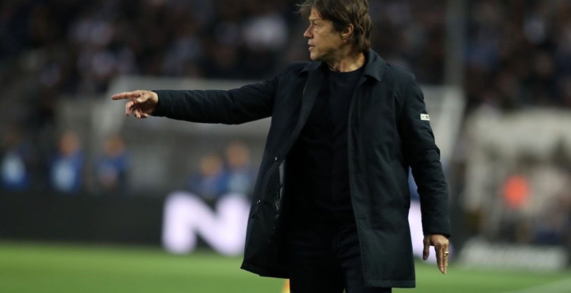 Στο-cas-η-Σεβίλλη-για-Αλμεϊδα