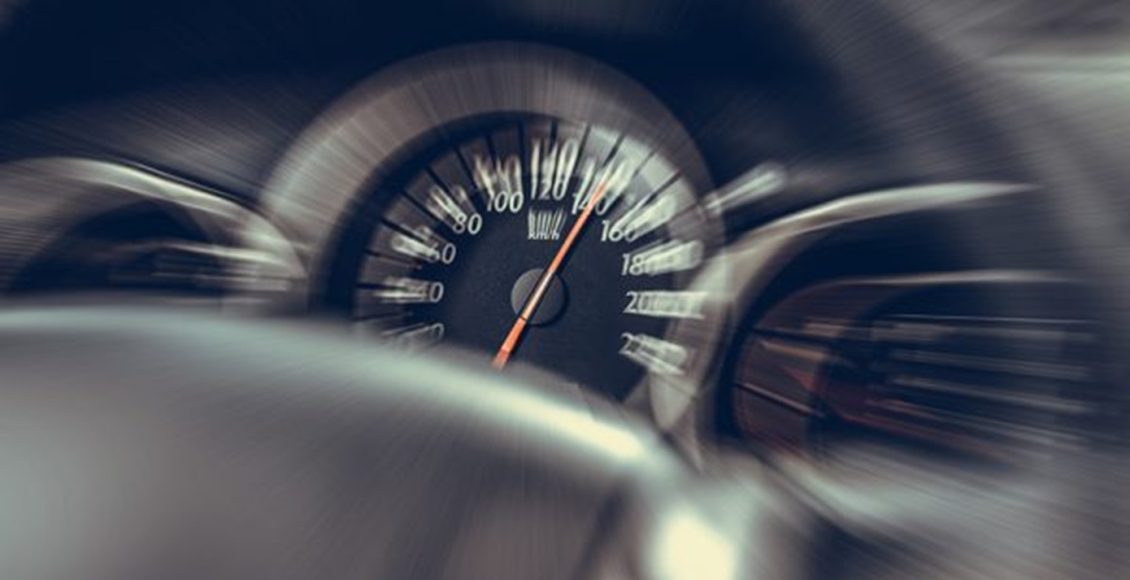 Κέρκυρα:-21χρονος-έτρεχε-με-121-χλμ/ώρα-χωρίς-δίπλωμα-σε-δρόμο-με-όριο-τα-70-–-Προσπάθησε-να-διαφύγει