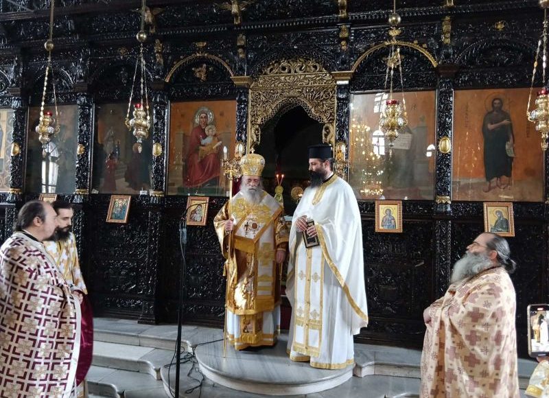 Χειροτονία-νέου-κληρικού-στη-Μητρόπολη-Δράμας