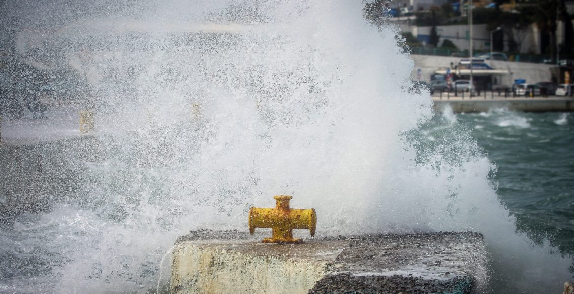 Βαρύ-το-πρόστιμο-σε-νεαρό-οδηγό-που-έκανε-ελιγμούς-μέσα-στο-λιμάνι-της-Σούδας