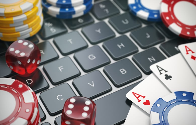 «Ψηφιακό-μπλόκο»-στον-παράνομο-τζόγο,-σαφάρι-σε-ανασφάλιστα-ΙΧ,-ανάσες-σε-αγρότες-και-συνταξιούχους