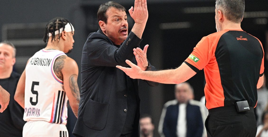 Εκνευρίστηκε-ο-Αταμάν-και-αποβλήθηκε-στο-φινάλε-του-αγώνα,-διαμαρτυρόμενος-για-φάουλ-στον-Χέιζ-Ντέιβις