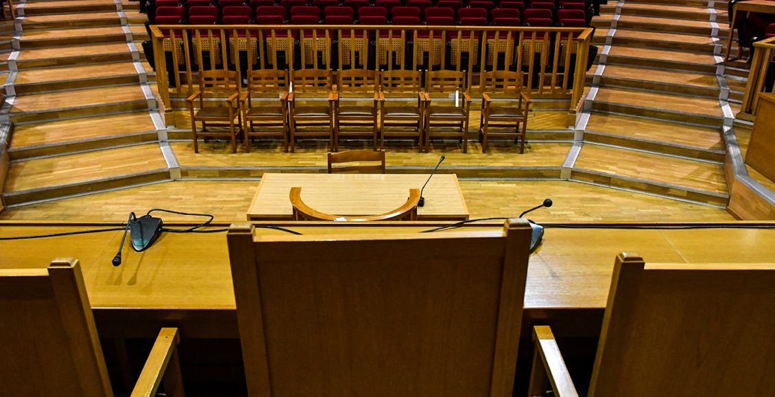 Πειθαρχική-έρευνα-για-τον-δικηγόρο-που-οπλοφορούσε-σε-δικαστική-αίθουσα