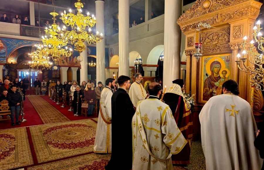 Η-ακολουθία-της-Α’-Στάσεως-των-Χαιρετισμών-στη-Μητρόπολη-Μαρωνείας