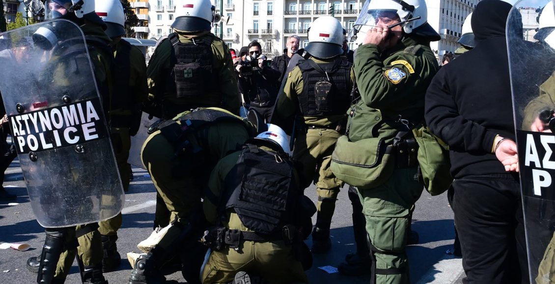 200-προσαγωγές-και-19-συλλήψεις-στην-Αθήνα-μετά-το-συλλαλητήριο-για-τα-Τέμπη