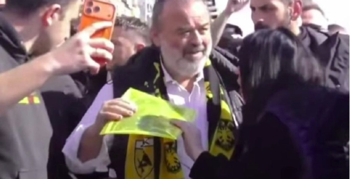 ΑΕΚ:-Αποθέωση-για-τον-Ηλιόπουλο-από-τους-οπαδούς-στην-παραλία-του-Βόλου