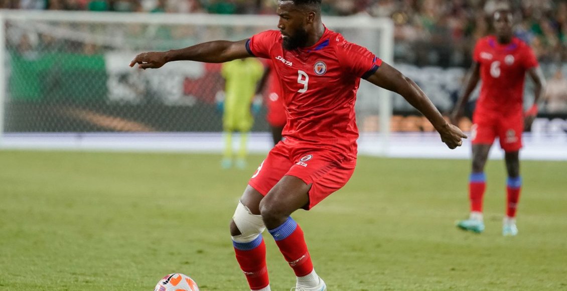 Ναζόν:-Η-δραματική-ιστορία-του-Αϊτινού-ποδοσφαιριστή-που-ξέφυγε-από-τους-βομβαρδισμούς