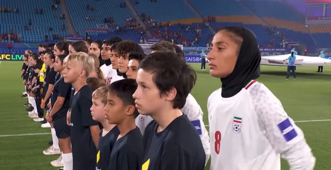Η-σιωπηλή-διαμαρτυρία-της-εθνικής-ομάδας-ποδοσφαίρου γυναικών-του-Ιράν-–-Δεν-τραγούδησαν-τον-εθνικό-ύμνο-της-χώρας