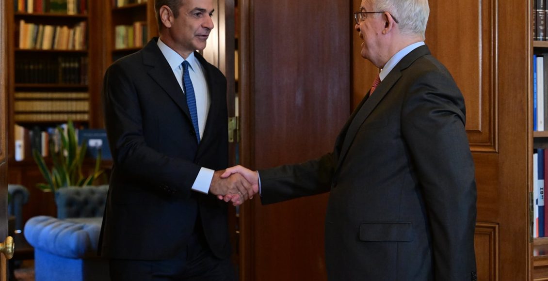 Επικοινωνία-Τασούλα-με-Μητσοτάκη-για-τις-εξελίξεις-στη-Μέση-Ανατολή-και-τη-στρατιωτική-συνδρομή-της-Ελλάδας-στην-Κύπρο