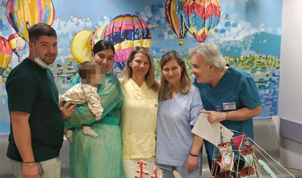 Βγήκε-από-τη-ΜΕΘ-το-μωρό-που-είχε-προσβληθεί-από-μηνιγγίτιδα-στη-Ζάκυνθο-–-«Αν-σωθεί-ένα-παιδί-σώζεται-ο-κόσμος-όλος»