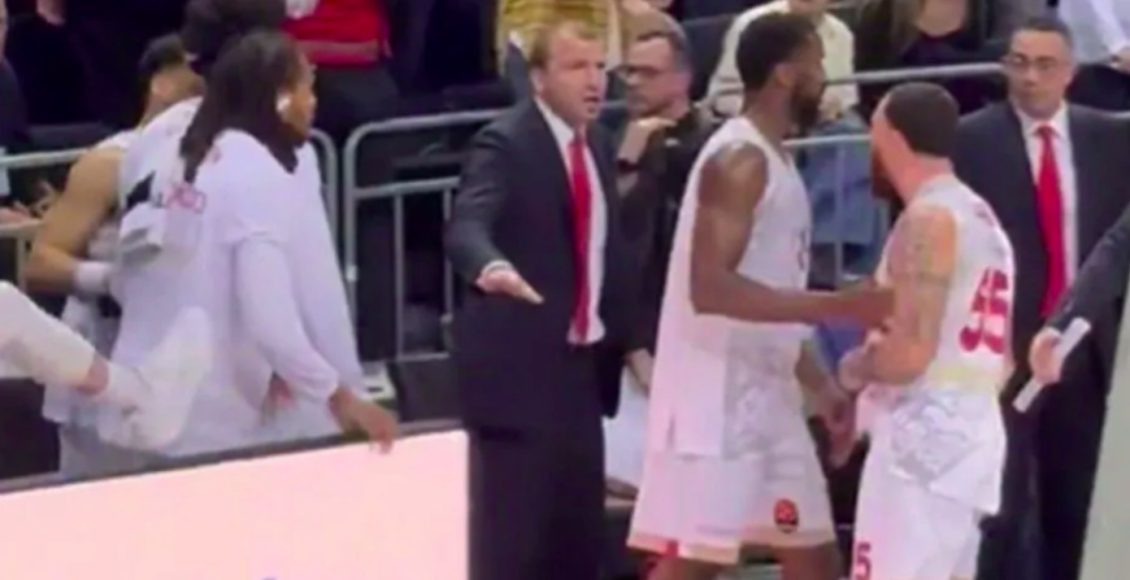 euroleague:-Επεισόδιο-Τζέιμς-–-Οκομπό-μετά-την-ήττα-της-Μονακό-από-τη-Φενέρμπαχτσε