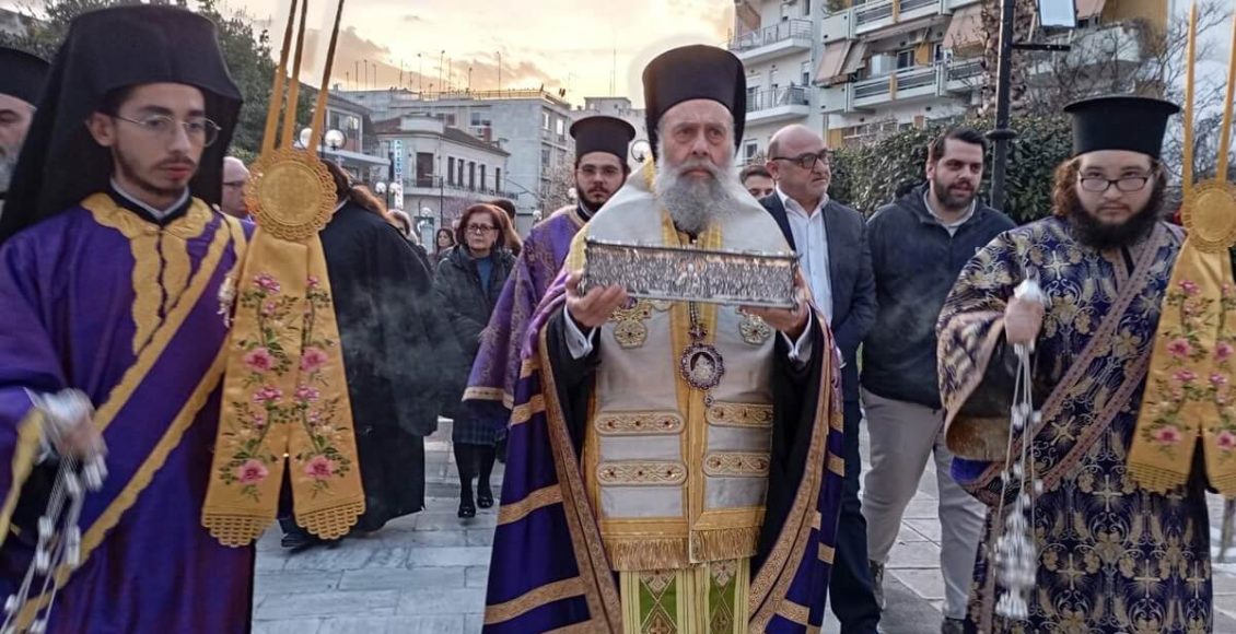 yποδοχή-της-θαυματουργού-δεξιάς-χειρός-του-Αγίου-Σπυρίδωνος-στην-Καρδίτσα