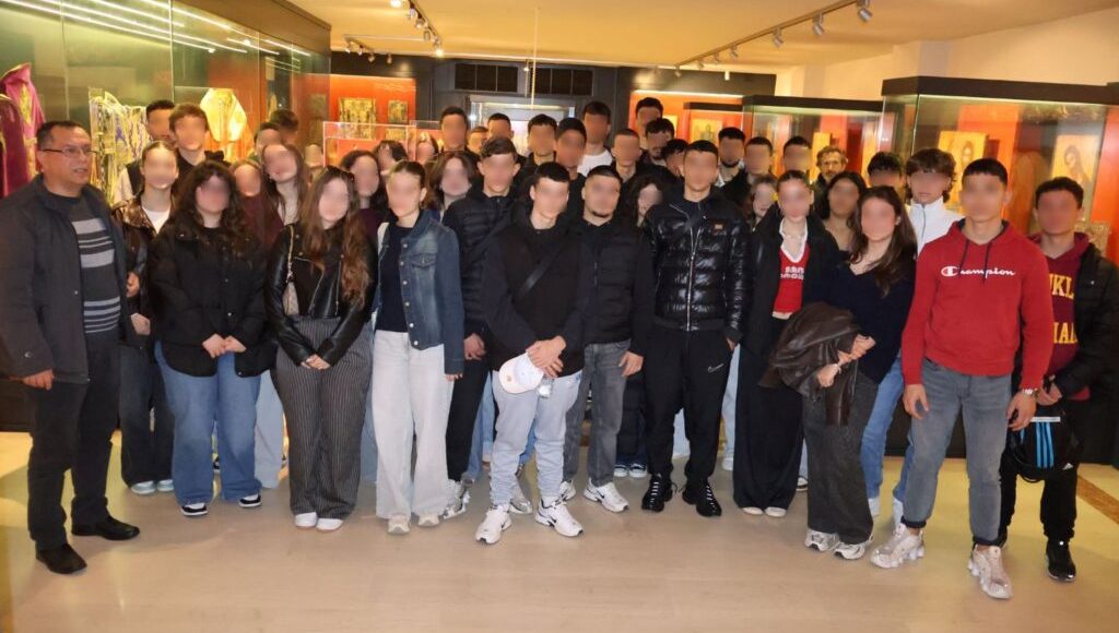 Η-Β’-Λυκείου-Μολάων-στο-Μουσείο-Εκκλησιαστικής-Τέχνης-της-ΙΜ.-Σπάρτης