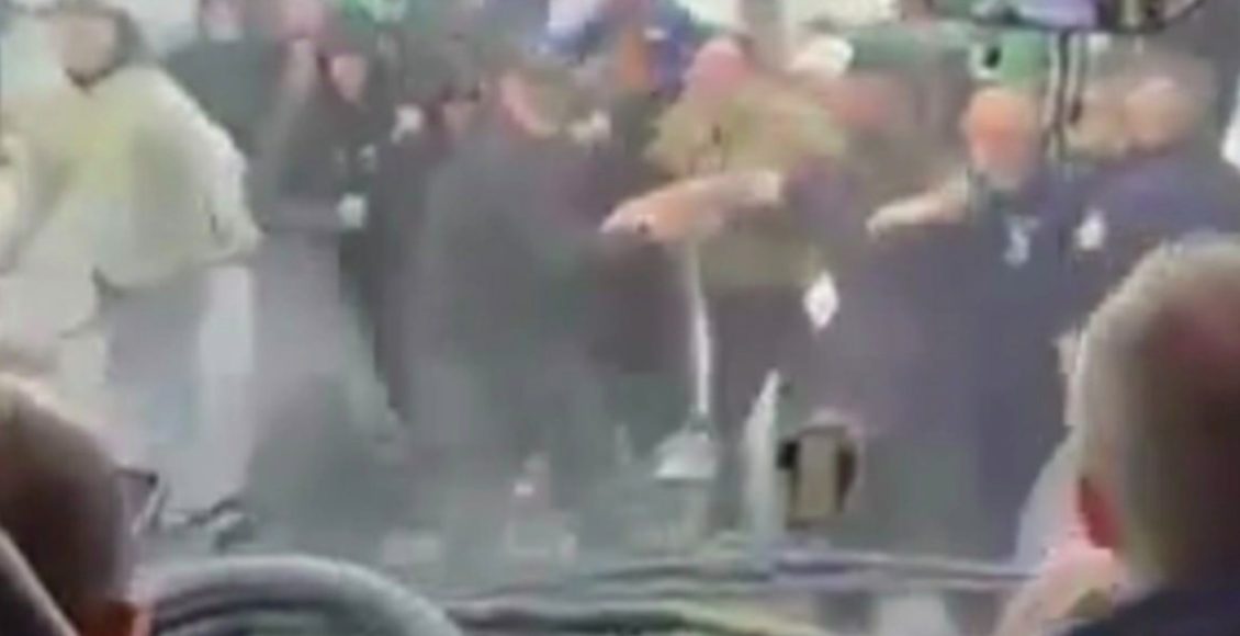 Ολυμπιακός:-Επίθεση-στο-πούλμαν-της-ομάδας-μπάσκετ-Γυναικών-από-οπαδούς-τους-Παναθηναϊκού-–-Βίντεο-και-φωτογραφίες