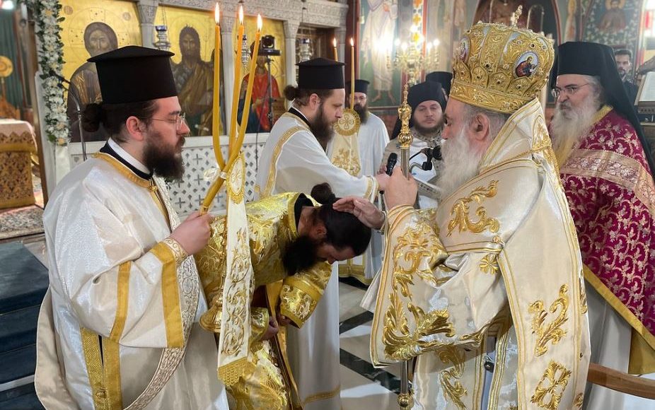 Χειροτονία-Διακόνου-και-Χειροθεσία-Πρωτοπρεσβυτέρου-στο-Κιάτο-Κορινθίας