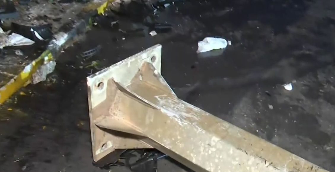 Σοβαρό-τροχαίο-στη-Θεσσαλονίκη-–-Αυτοκίνητο-προσέκρουσε-σε-κολώνα,-διασωληνώθηκε-ο-20χρονος-οδηγός