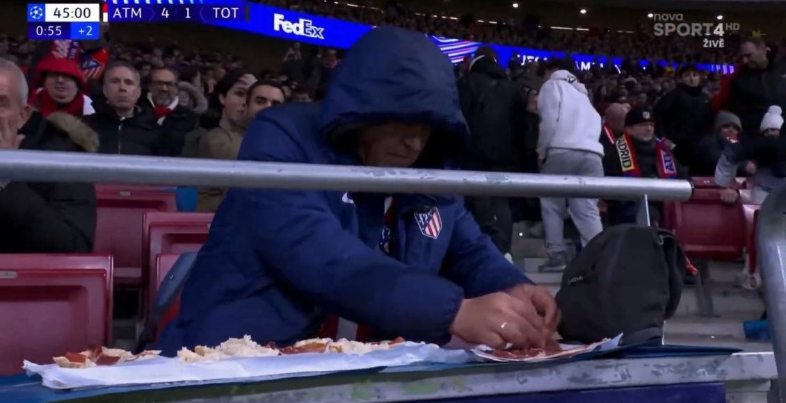 Επικό-σκηνικό:-Φίλαθλος-της-Ατλέτικο-Μαδρίτης-έφτιαχνε-σάντουιτς-την-ώρα-του-αγώνα!