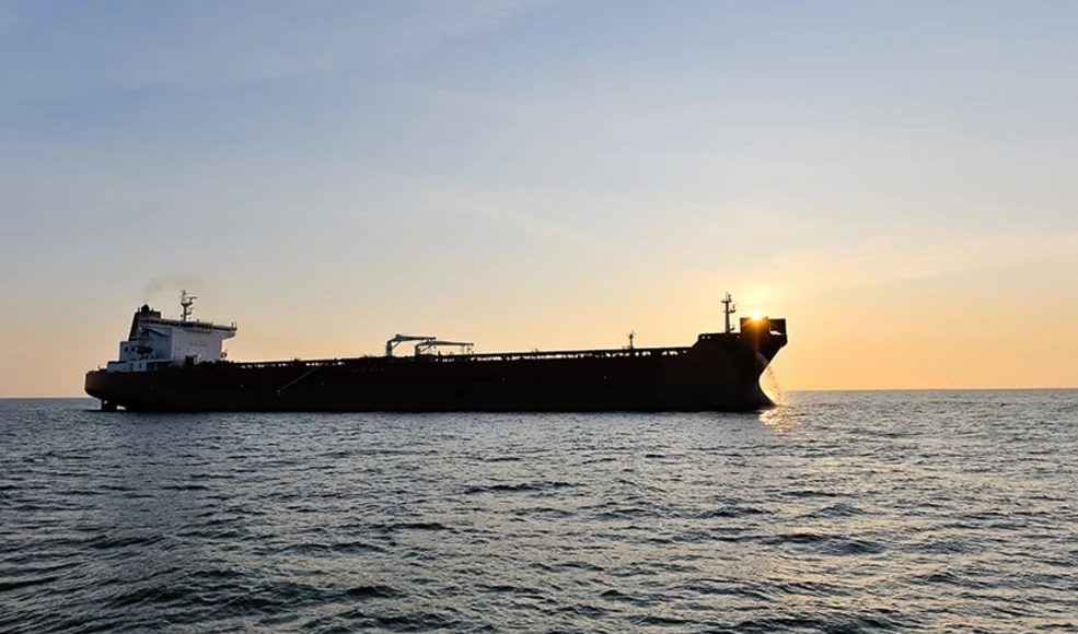 Πώς-ο-πόλεμος-στη-Μέση-Ανατολή-εκτόξευσε-τα-ναύλα-και-αναγκάζει-τα-δεξαμενόπλοια-να-αλλάζουν-ρότα