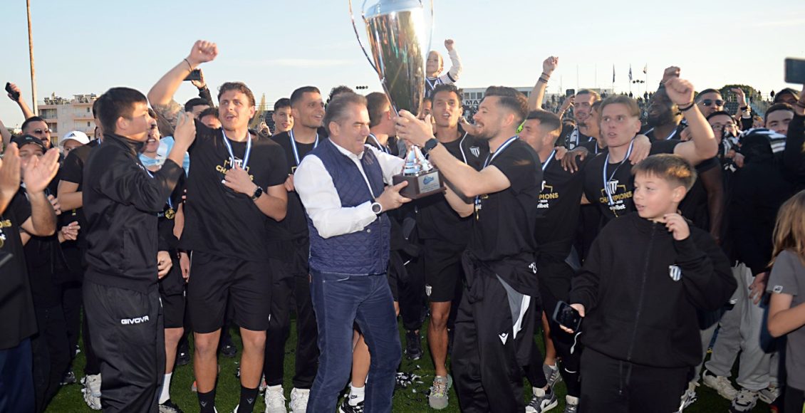 super-league-2:-Η-απονομή-του-τροπαίου-στην-Καλαμάτα-που-επιστρέφει-στη-μεγάλη-κατηγορία