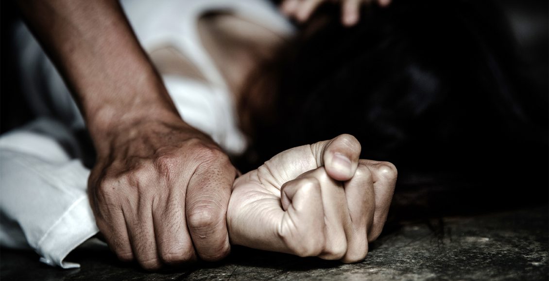 Ομαδικός-βιασμός-17χρονης-στα-Χανιά:-«Έγινε-με-τη-θέλησή-της,-μάλλον-θέλει-να-βγάλει-χρήμα-και-έχει-ψυχολογικά»,-λένε-οι-κατηγορούμενοι