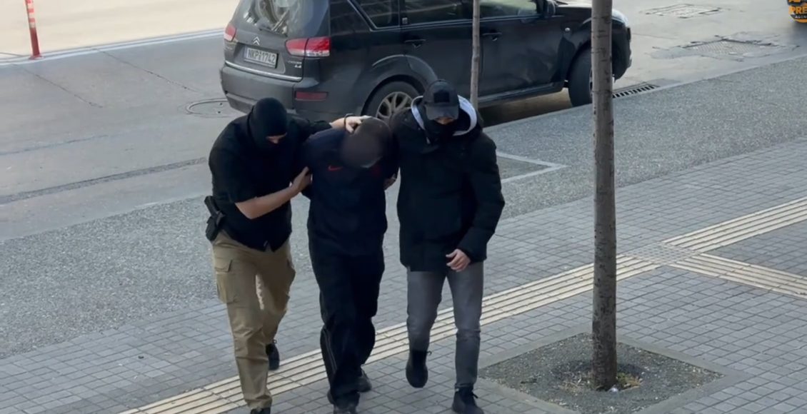 Υπό-κράτηση-ο-23χρονος-για-το-φονικό-στην-Καλαμαριά-–-Υποστήριξε-ότι-κάρφωσε-τον-20χρονο-πέφτοντας-στο-έδαφος-αμυνόμενος